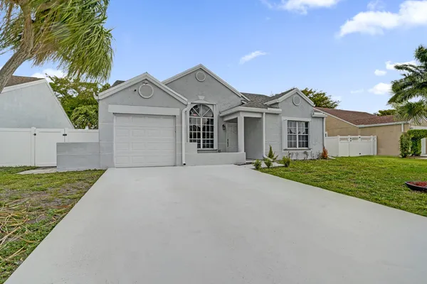$3,350 | 8467 Dynasty Drive, Boca Raton, FL 33433