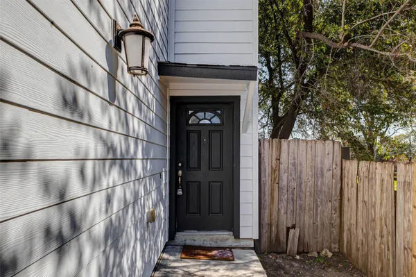 $1,900 | 4834 Hollow Hook Road, Unit A, Houston, TX 77041