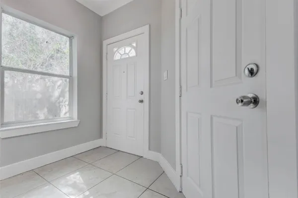 $1,900 | 4834 Hollow Hook Road, Unit A, Houston, TX 77041