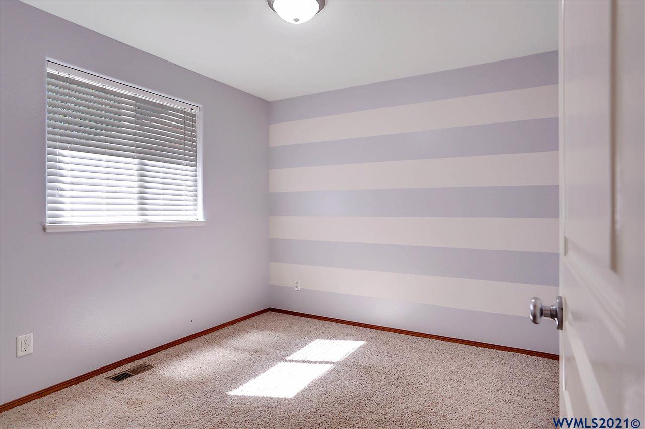 2172 Del Rio Avenue Southeast Albany, OR 97322 - Photo 19 of 32 Gallery Image 19