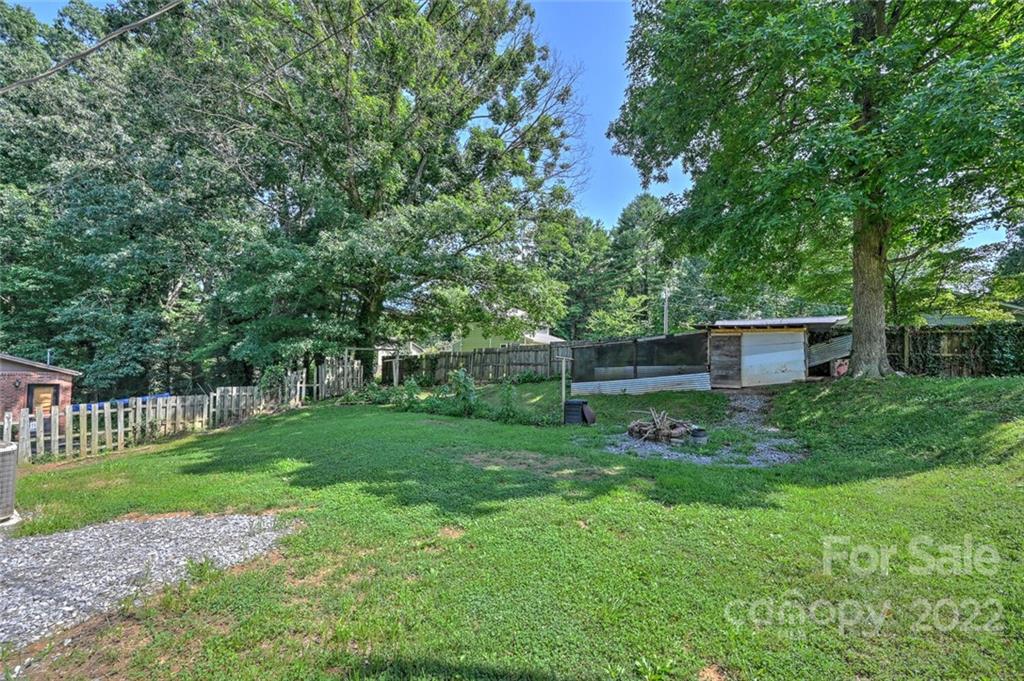 275 Glenwood Drive Clyde, NC 28721 - Photo 19 of 27