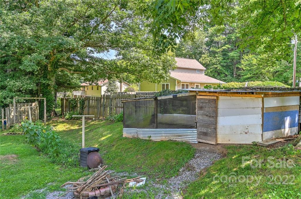 275 Glenwood Drive Clyde, NC 28721 - Photo 21 of 27