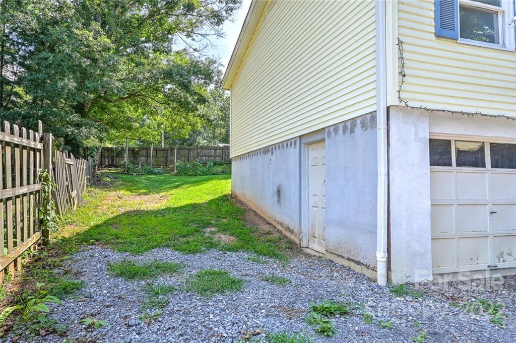 275 Glenwood Drive Clyde, NC 28721 - Photo 25 of 27