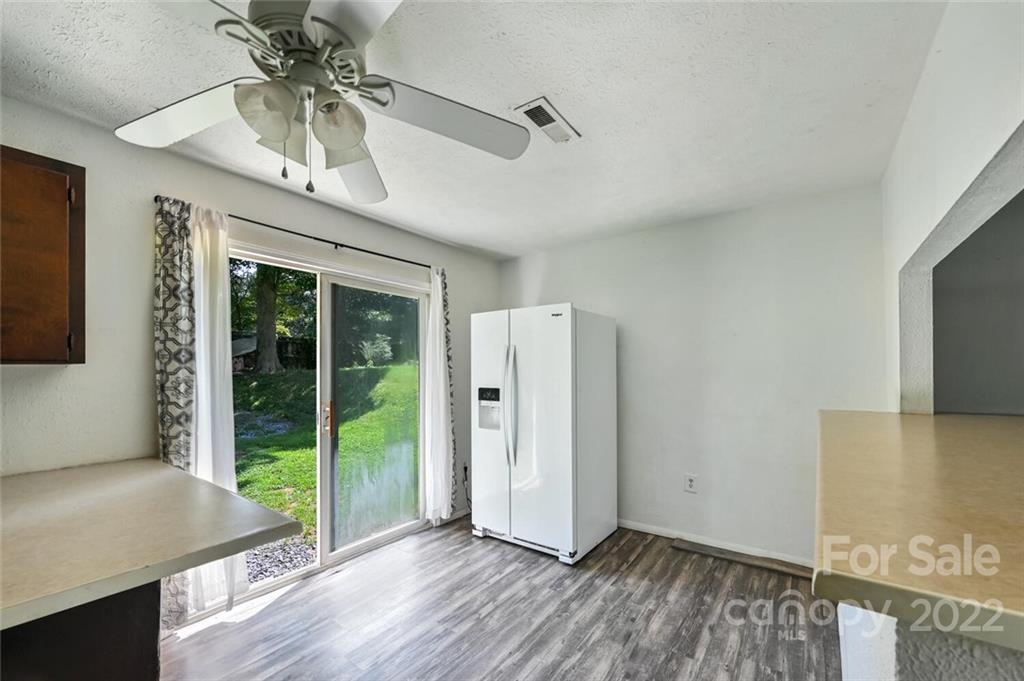 275 Glenwood Drive Clyde, NC 28721 - Photo 9 of 27