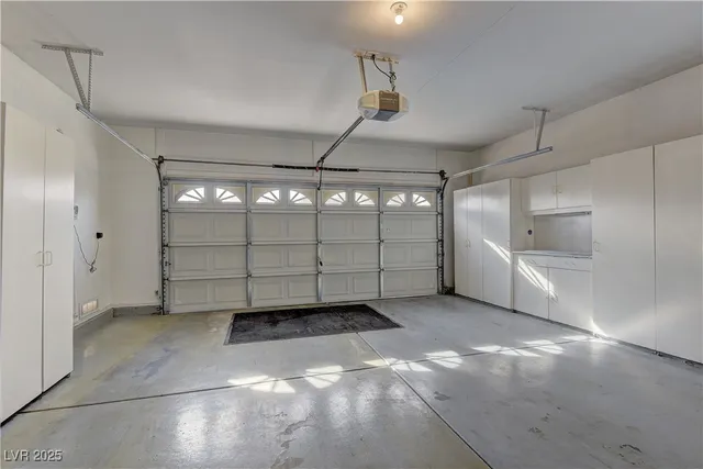 $2,195 | 9172 West Viking Road, Las Vegas, NV 89147