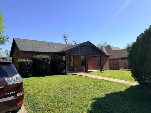 $1,900 | 1526 Richard Street, Mesquite, TX 75149