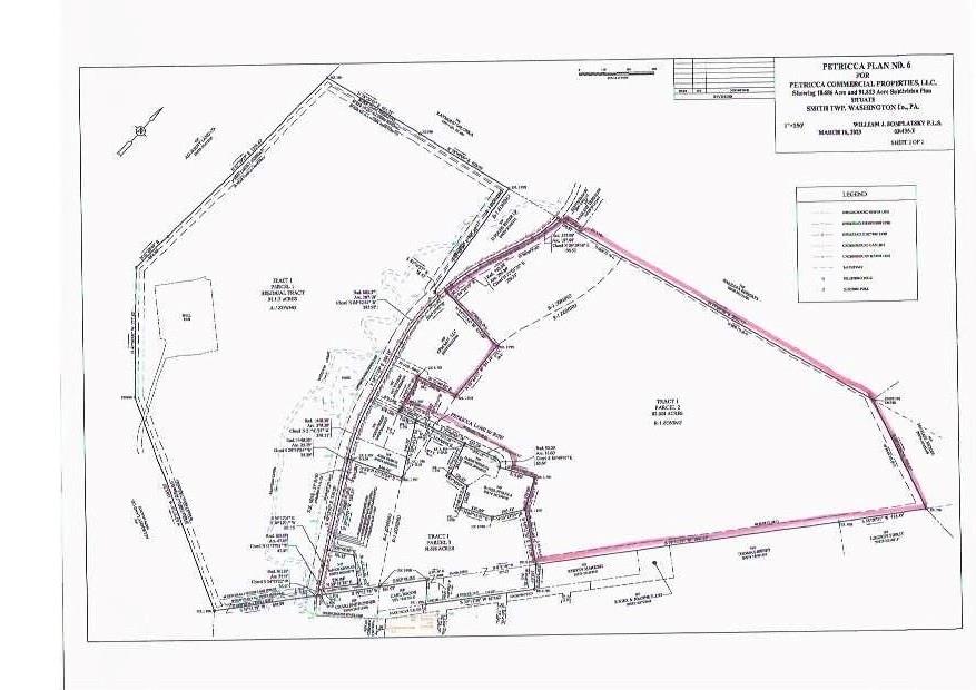 16 Petricca Drive Burgettstown, PA 15021 - Photo 4 of 13 a picture of a room with a white umbrella