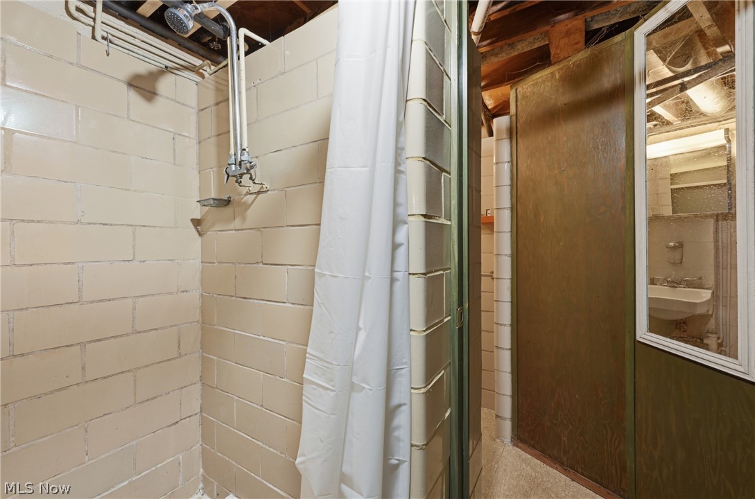 404 Elizabeth Street Hubbard, OH 44425 - Photo 22 of 28