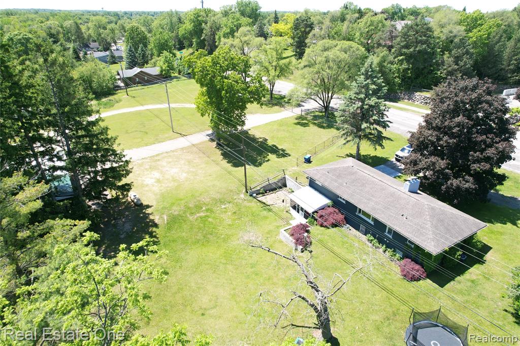 1325 South Hospital Road Waterford, MI 48327 - Photo 47 of 54