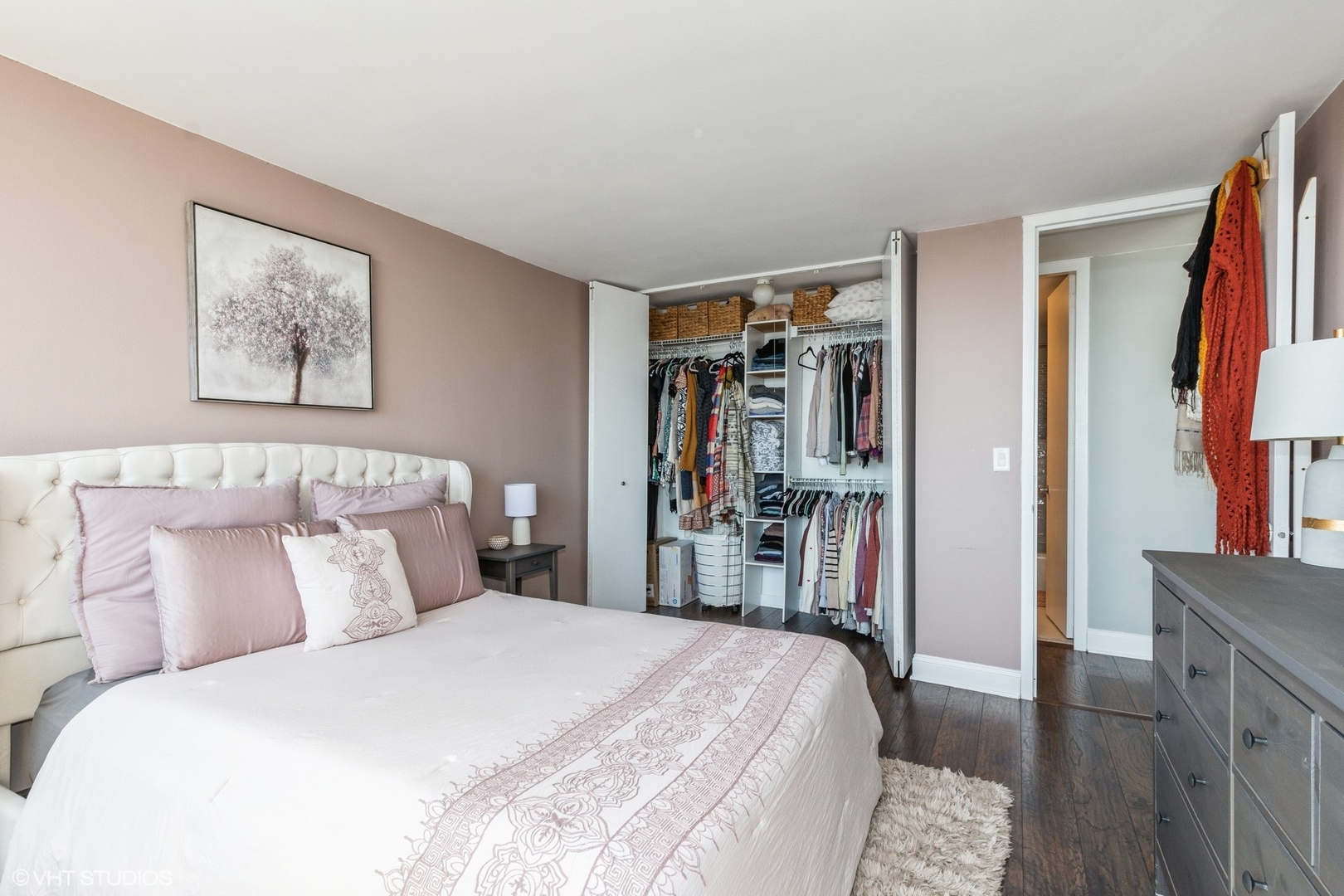 655 West Irving Park Road, Unit 4415 Chicago, IL 60613 - Photo 10 of 33 Gallery Image 10