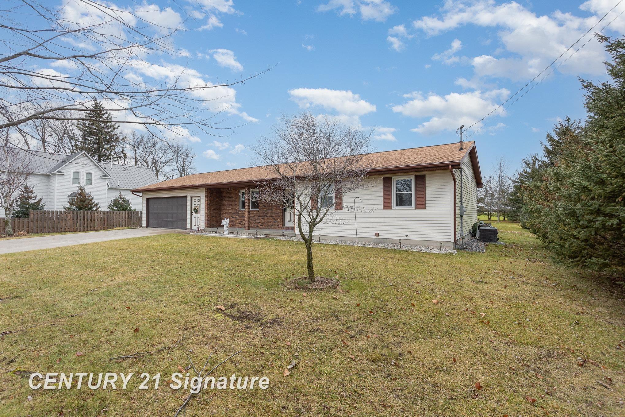 6784 7 Mile Road Freeland, MI 48623 - Photo 1 of 26
