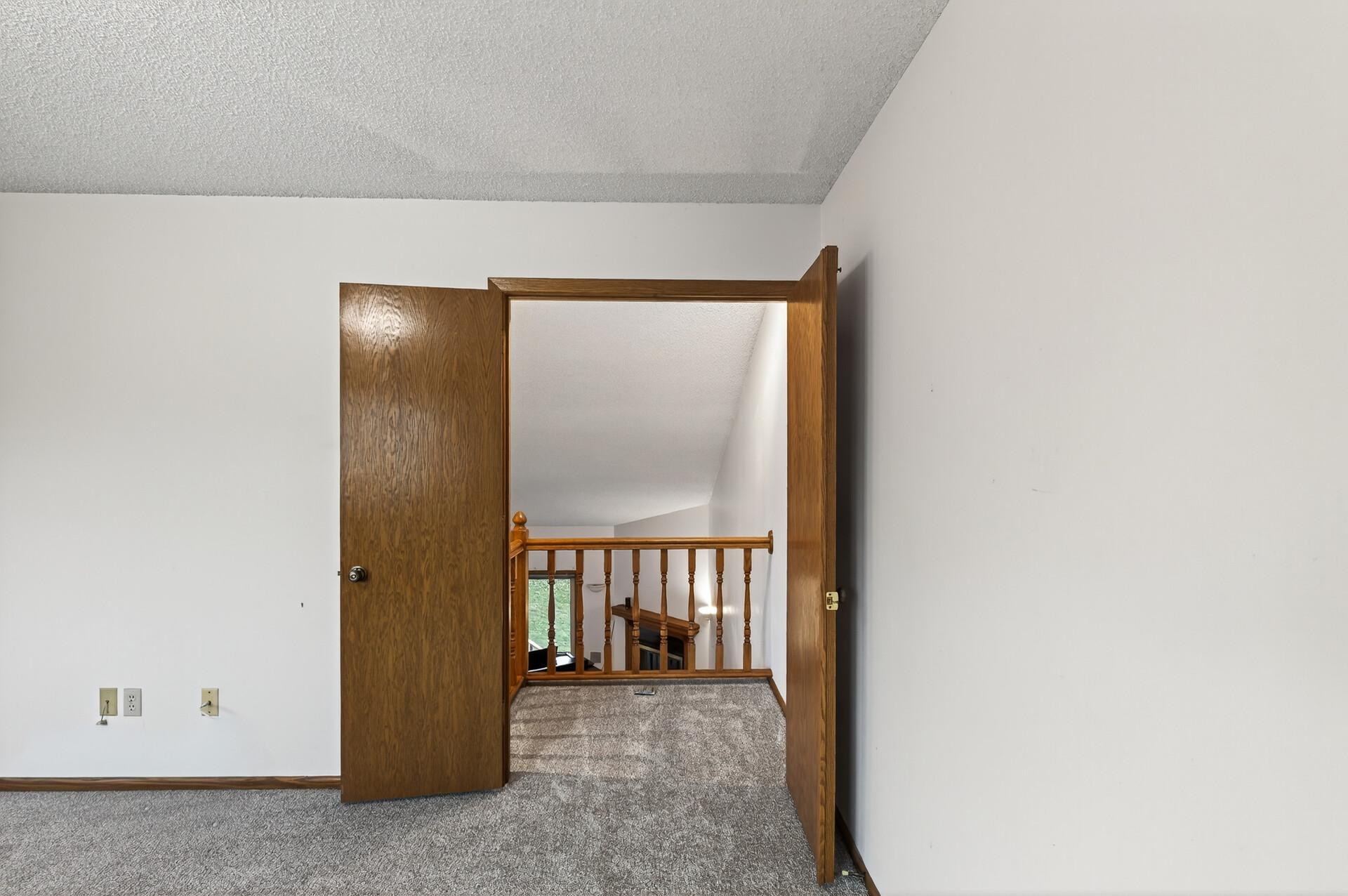 5357 Upper 147th Street West Apple Valley, MN 55124 - Photo 18 of 34