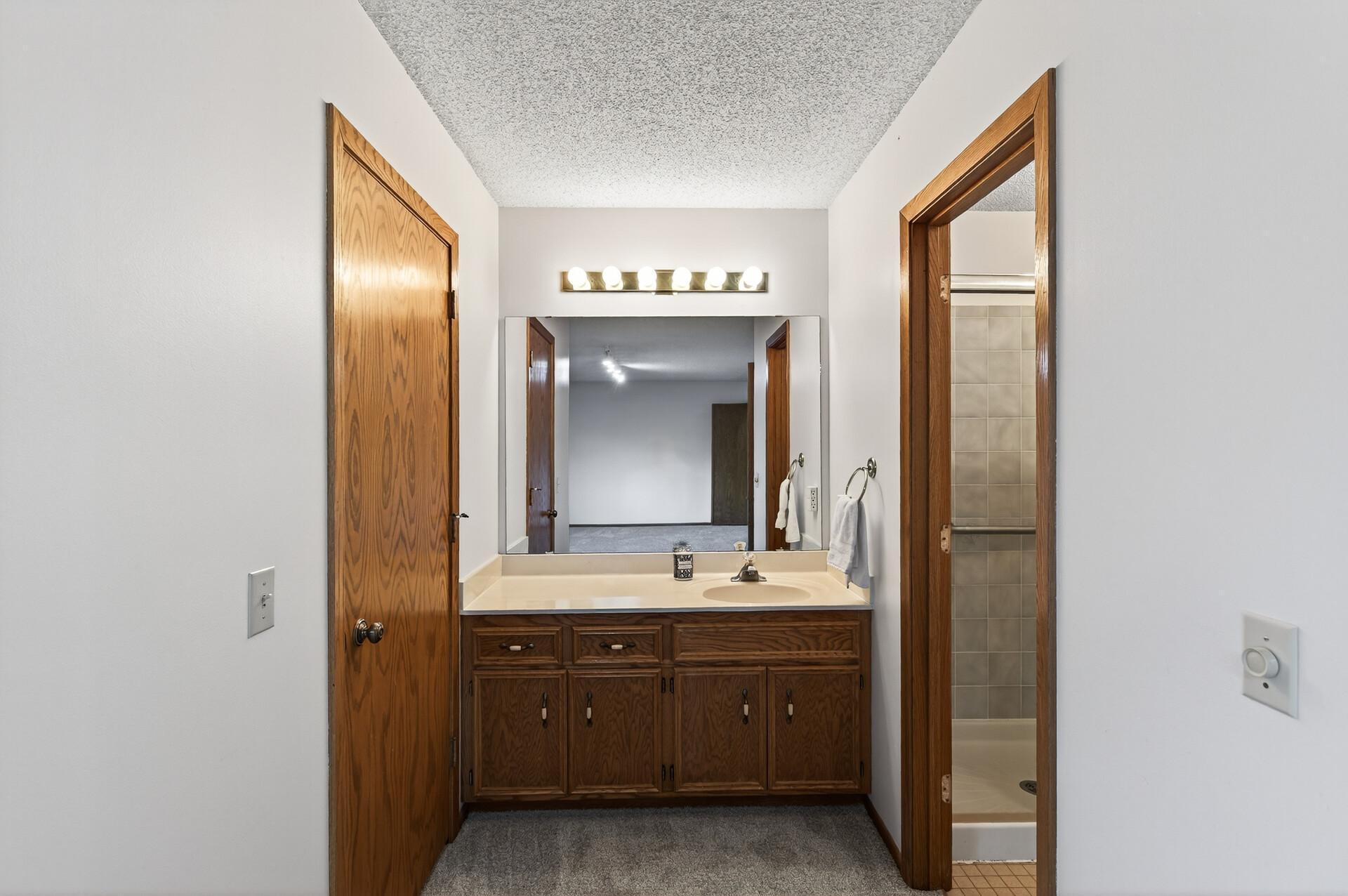 5357 Upper 147th Street West Apple Valley, MN 55124 - Photo 19 of 34