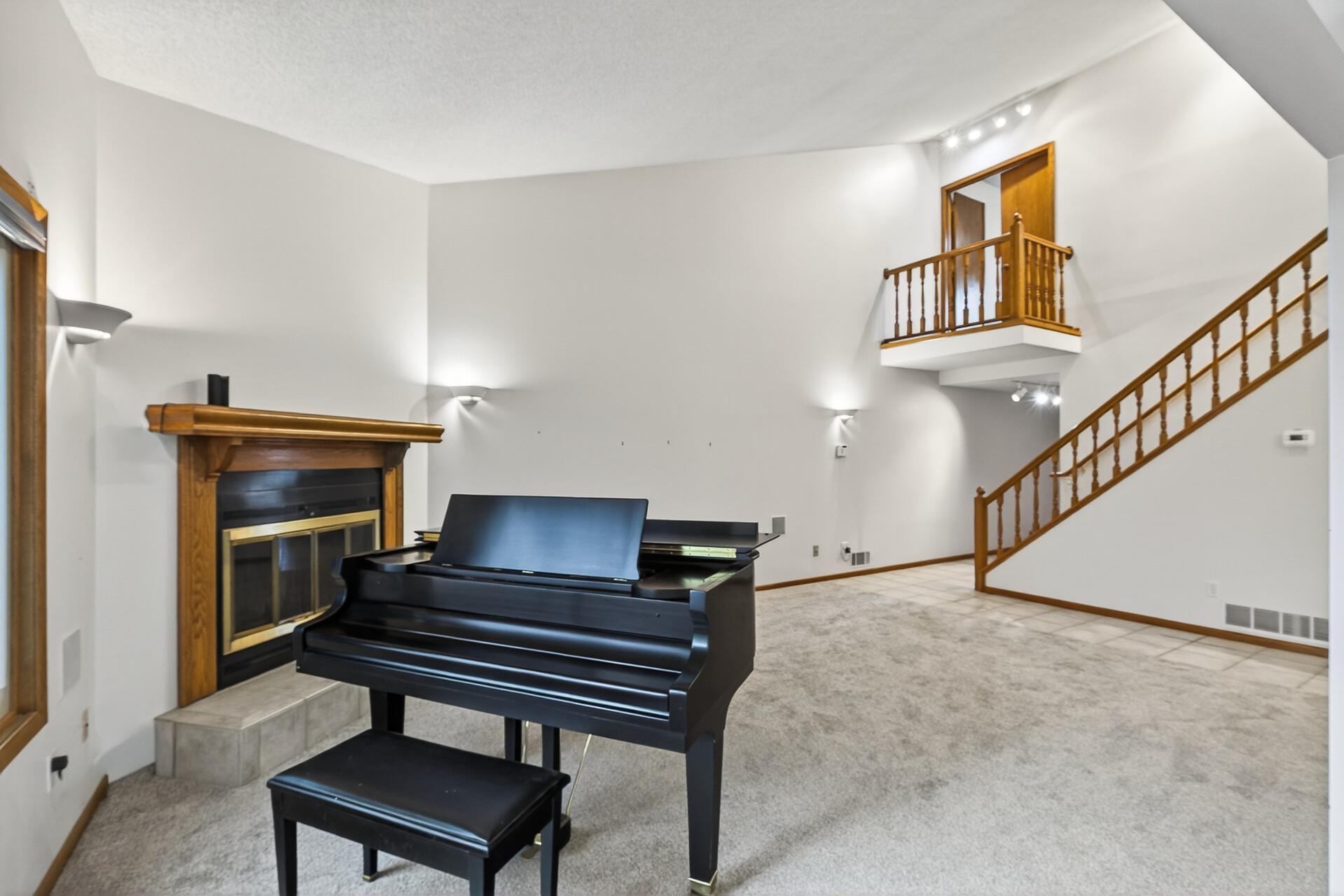 5357 Upper 147th Street West Apple Valley, MN 55124 - Photo 6 of 34