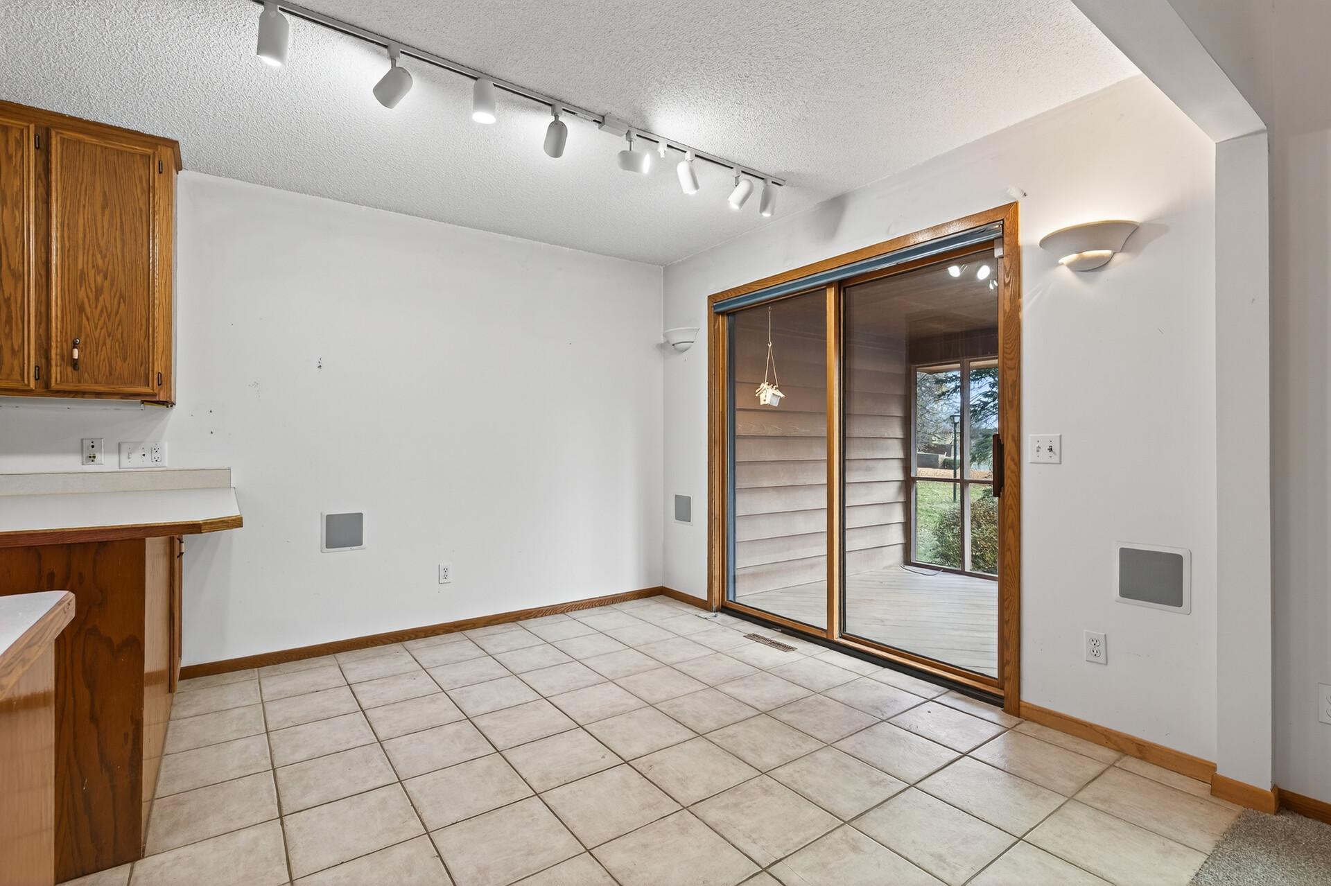 5357 Upper 147th Street West Apple Valley, MN 55124 - Photo 7 of 34