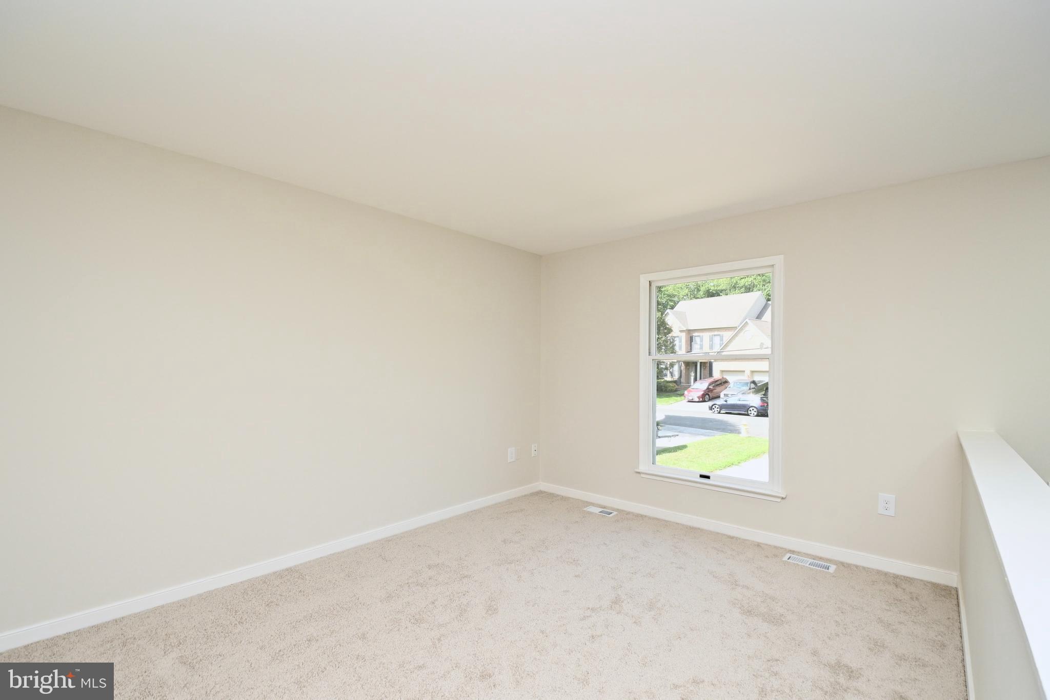 30 Johnson Road Pasadena, MD 21122 - Photo 9 of 51 Upstairs living room