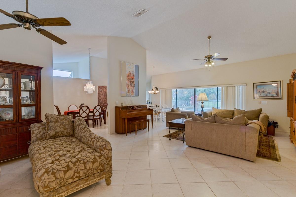 3088 Northwest 29th Avenue Boca Raton, FL 33434 - Photo 8 of 35 Family Room- Living Room