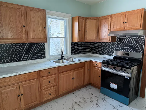 $170,000 | 180 Hudson Street, Johnson City, NY 13790