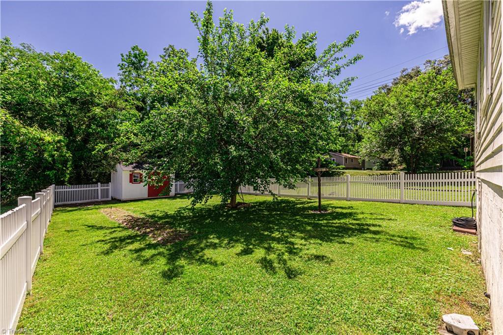 1602 Larkin Street High Point, NC 27262 - Photo 27 of 33