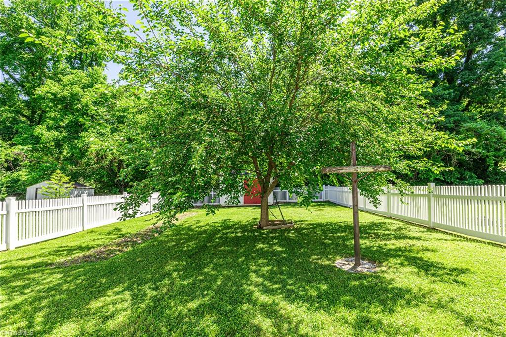 1602 Larkin Street High Point, NC 27262 - Photo 28 of 33