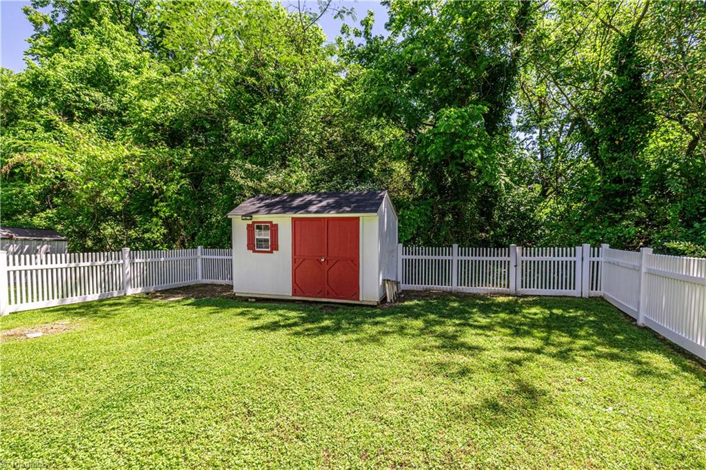 1602 Larkin Street High Point, NC 27262 - Photo 29 of 33