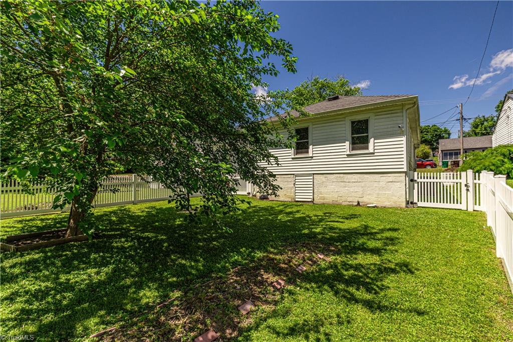 1602 Larkin Street High Point, NC 27262 - Photo 32 of 33