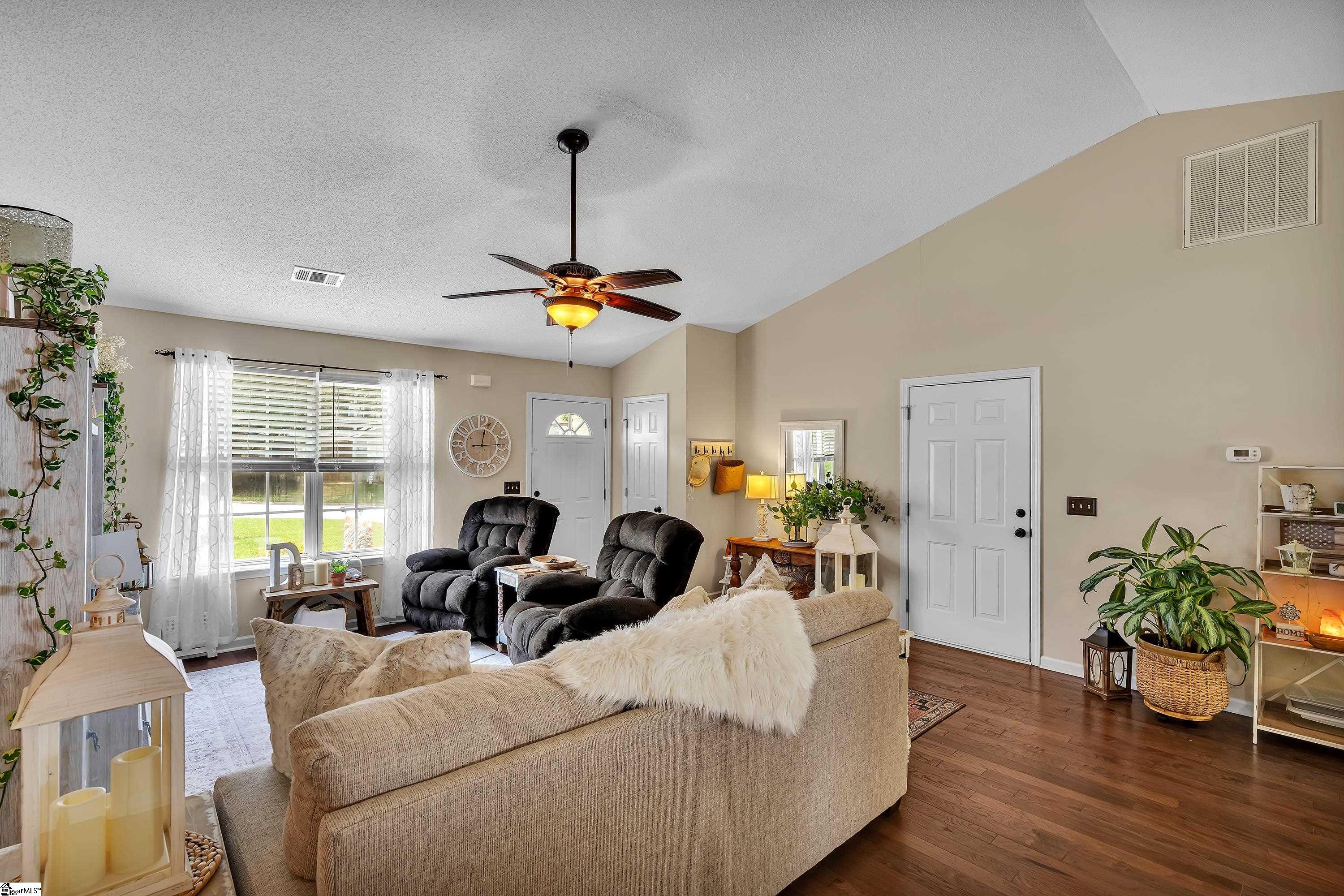 204 Rivers Edge Drive Easley, SC 29642 - Photo 3 of 33 Gallery Image 3