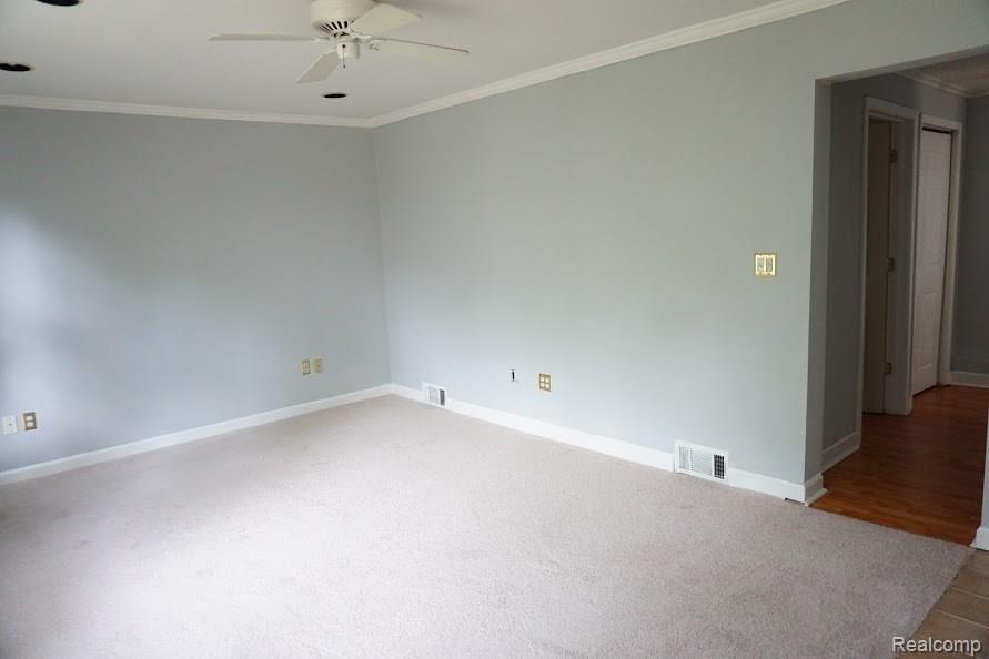 2181 Hampton Road Grosse Pointe Woods, MI 48236 - Photo 22 of 33