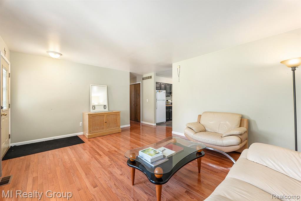 55979 Mound Road Utica, MI 48316 - Photo 8 of 31 Gallery Image 8