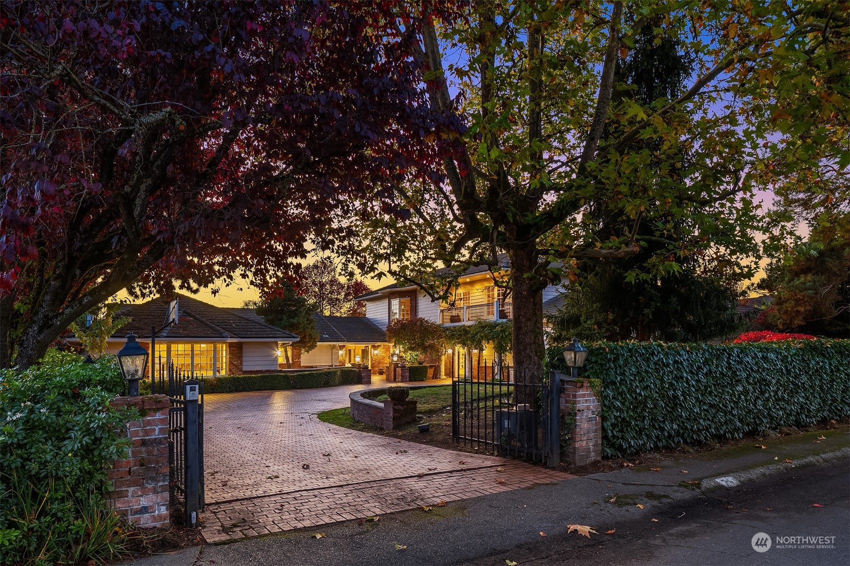 74 Cascade Key Bellevue, WA 98006 - Photo 4 of 40