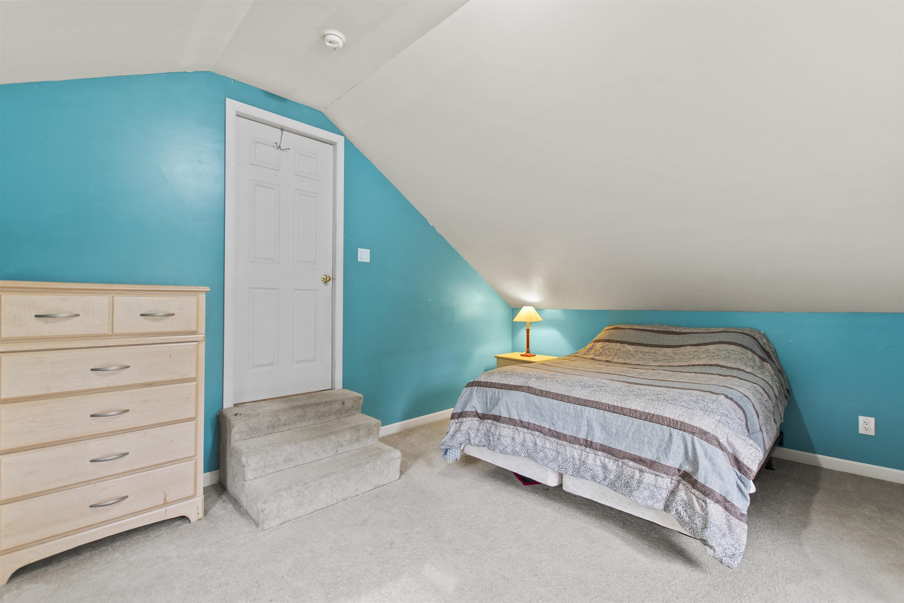 19 Royal Street Bennington, VT 05257 - Photo 8 of 32