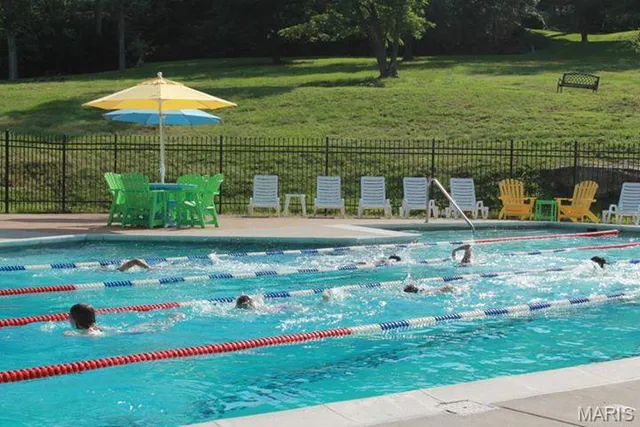 $559,900 | 13290 Kenroyal Drive, St. Louis, MO 63131