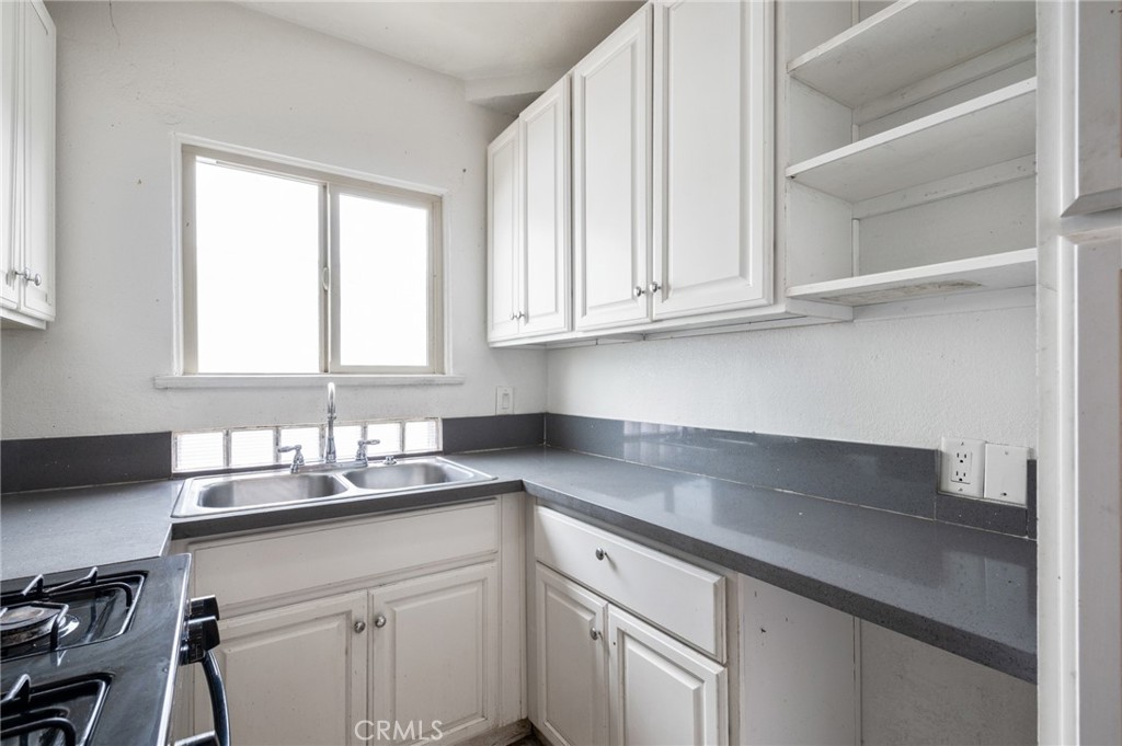 2736 Jackson Street East Carson, CA 90810 - Photo 10 of 37
