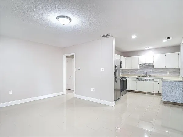 $360,000 | 1328 Divot Lane, Tampa, FL 33612