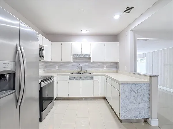 $360,000 | 1328 Divot Lane, Tampa, FL 33612