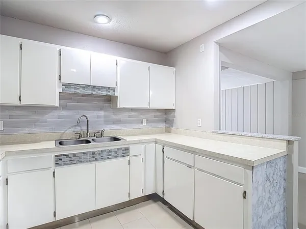 $360,000 | 1328 Divot Lane, Tampa, FL 33612