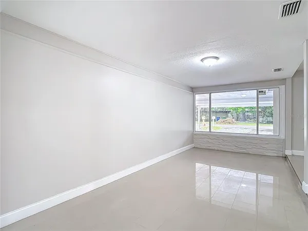 $360,000 | 1328 Divot Lane, Tampa, FL 33612