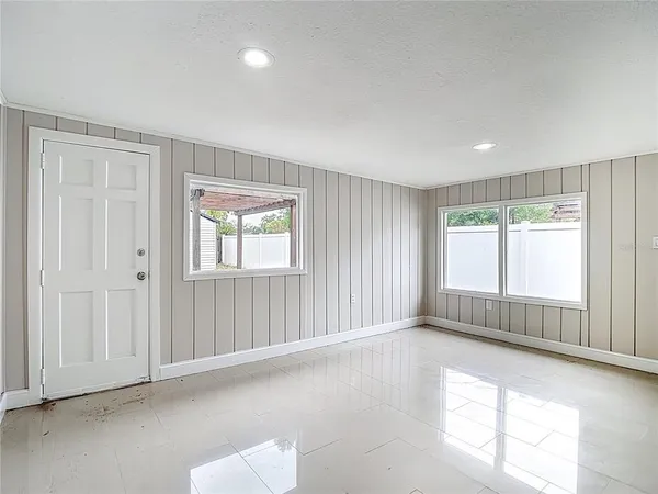 $360,000 | 1328 Divot Lane, Tampa, FL 33612