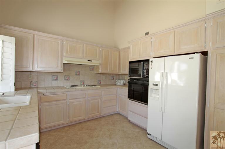 186 Ranch View Circle Palm Desert, CA 92211 - Photo 10 of 25 Additional Photo