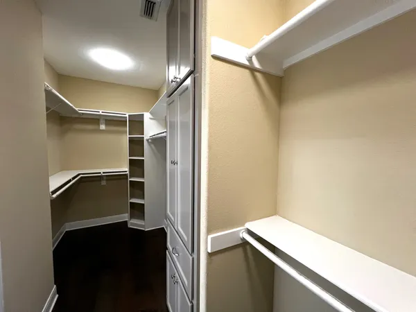 a view of utility room