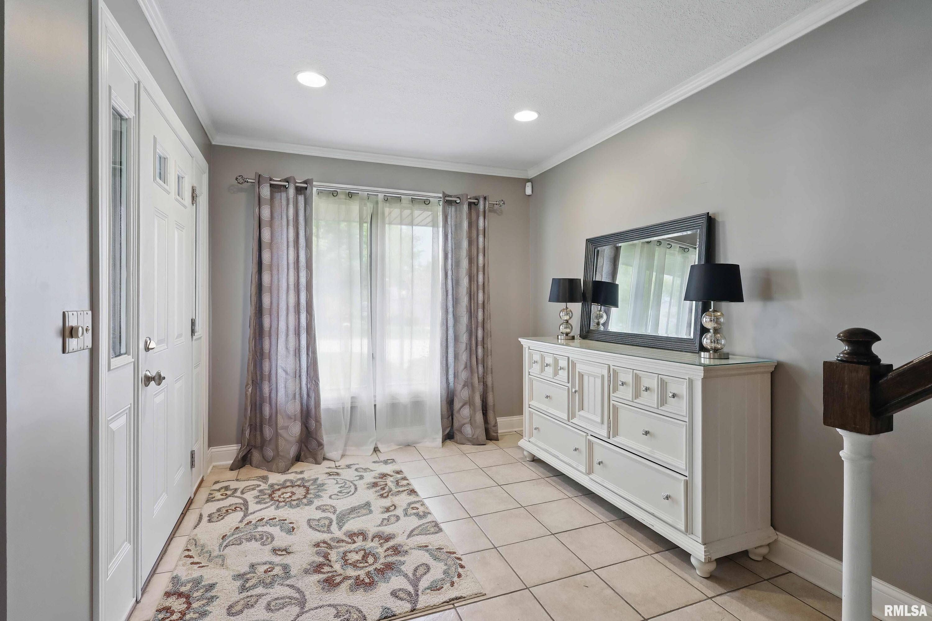4444 Spring Street Davenport, IA 52807 - Photo 6 of 49 Gallery Image 6