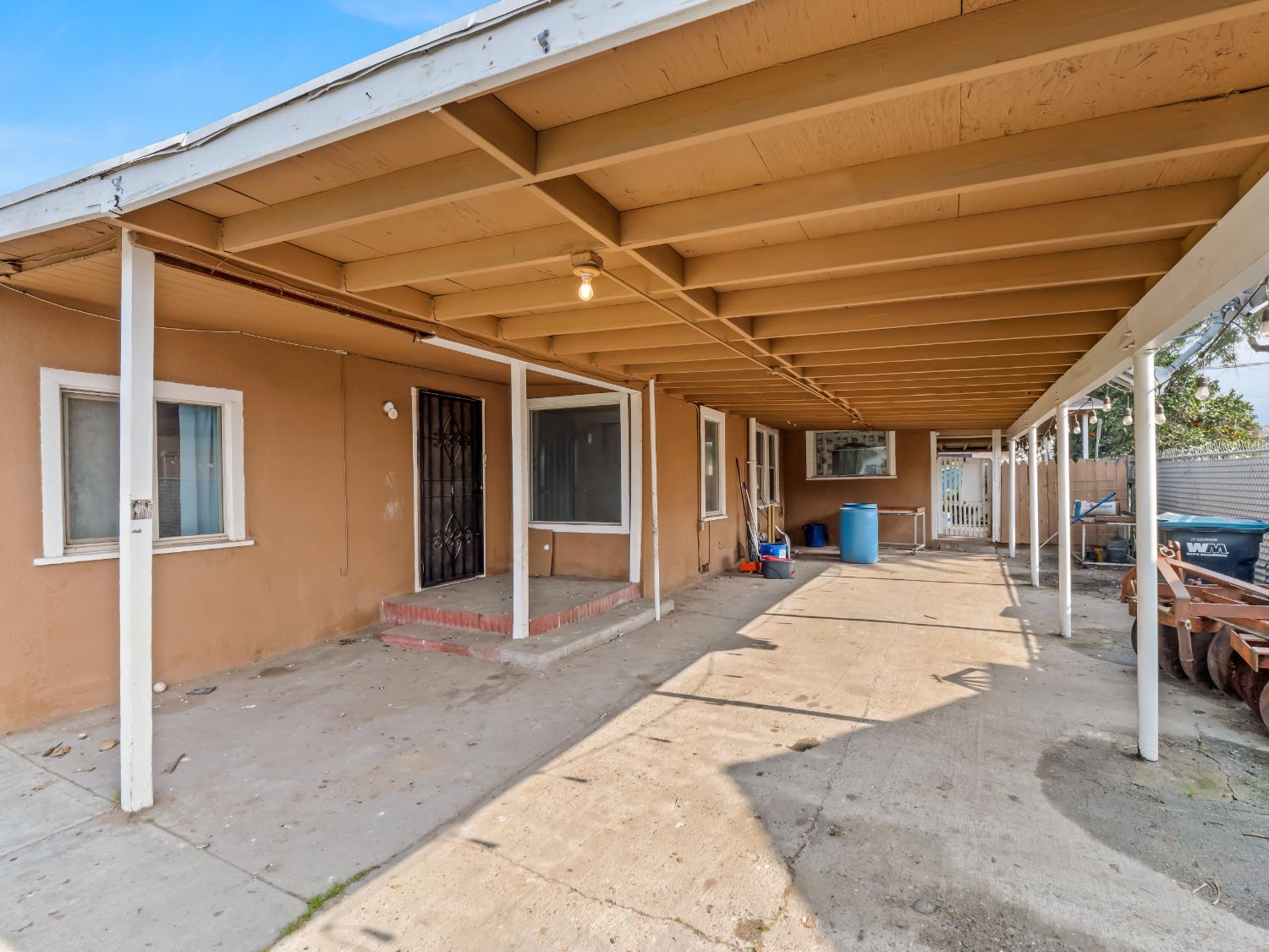 2509 South 10th Street Fresno, CA 93725 - Photo 4 of 31