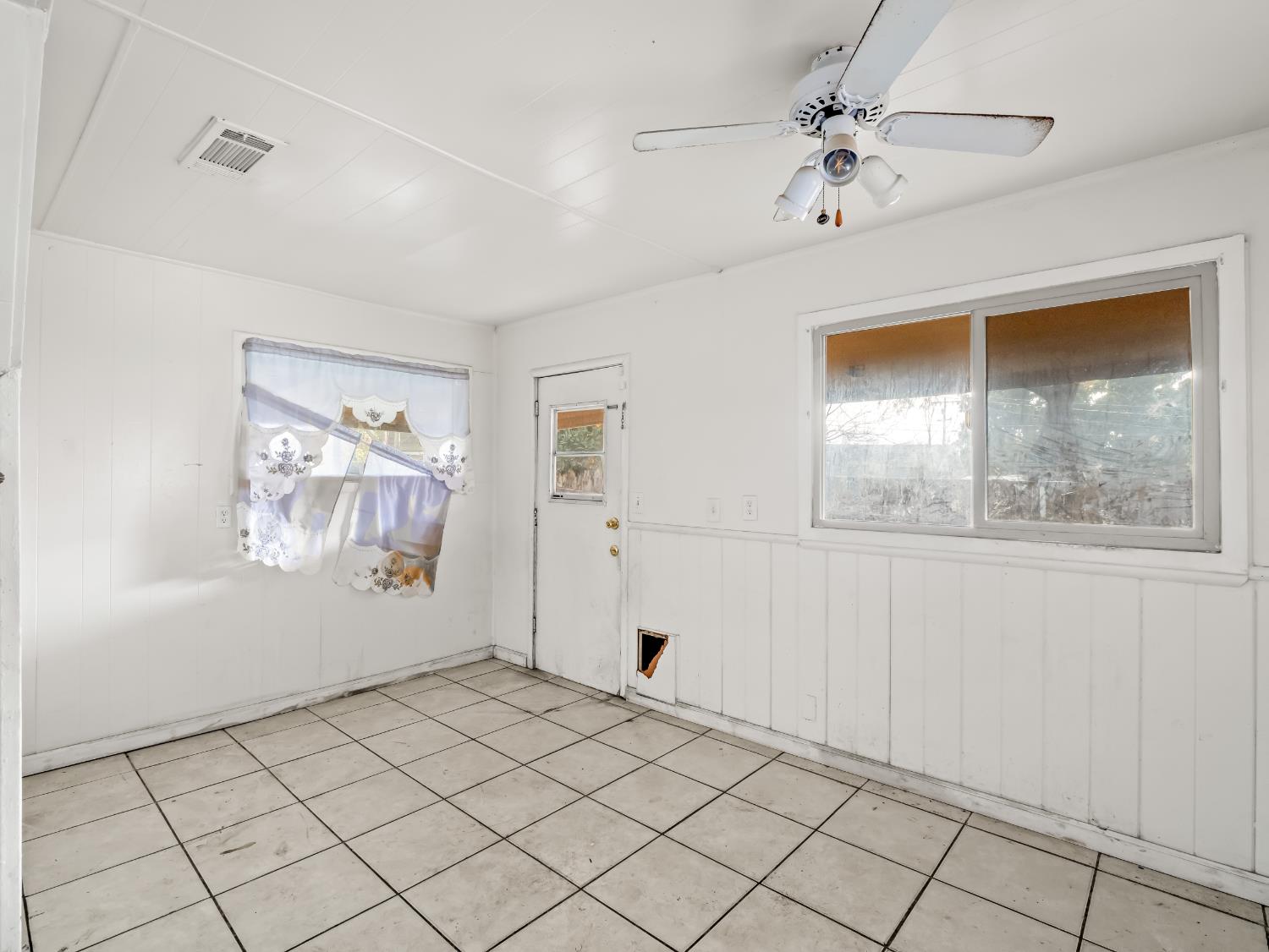 2509 South 10th Street Fresno, CA 93725 - Photo 7 of 31