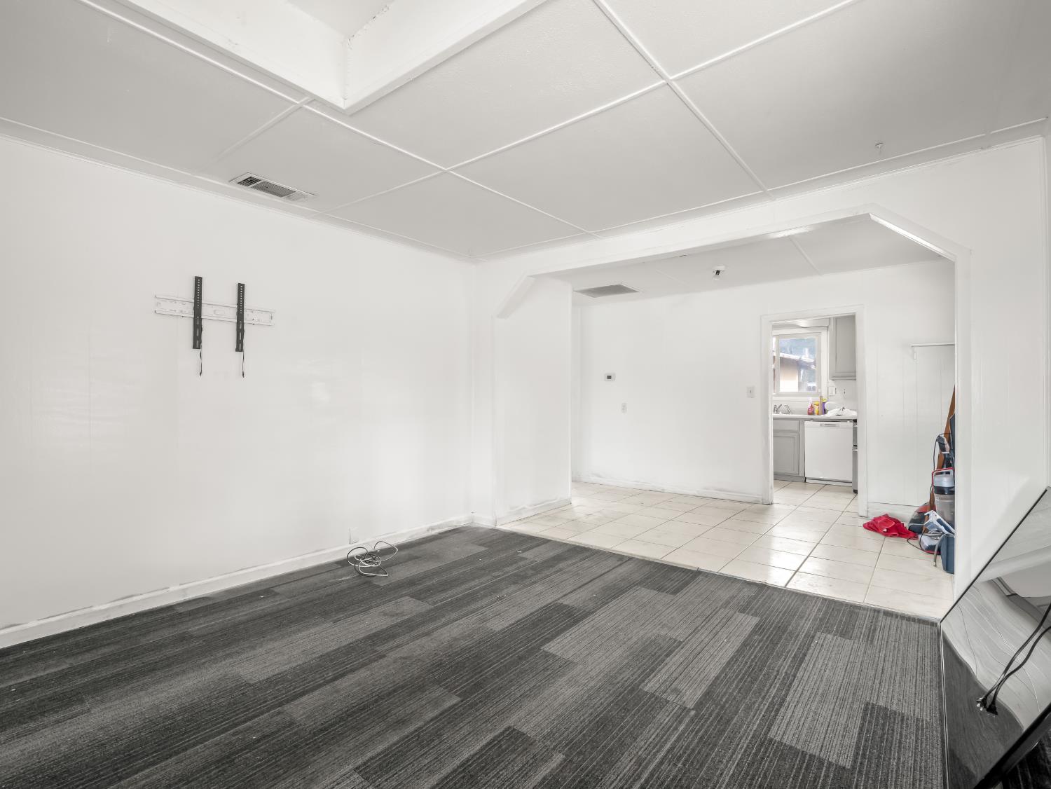 2509 South 10th Street Fresno, CA 93725 - Photo 10 of 31