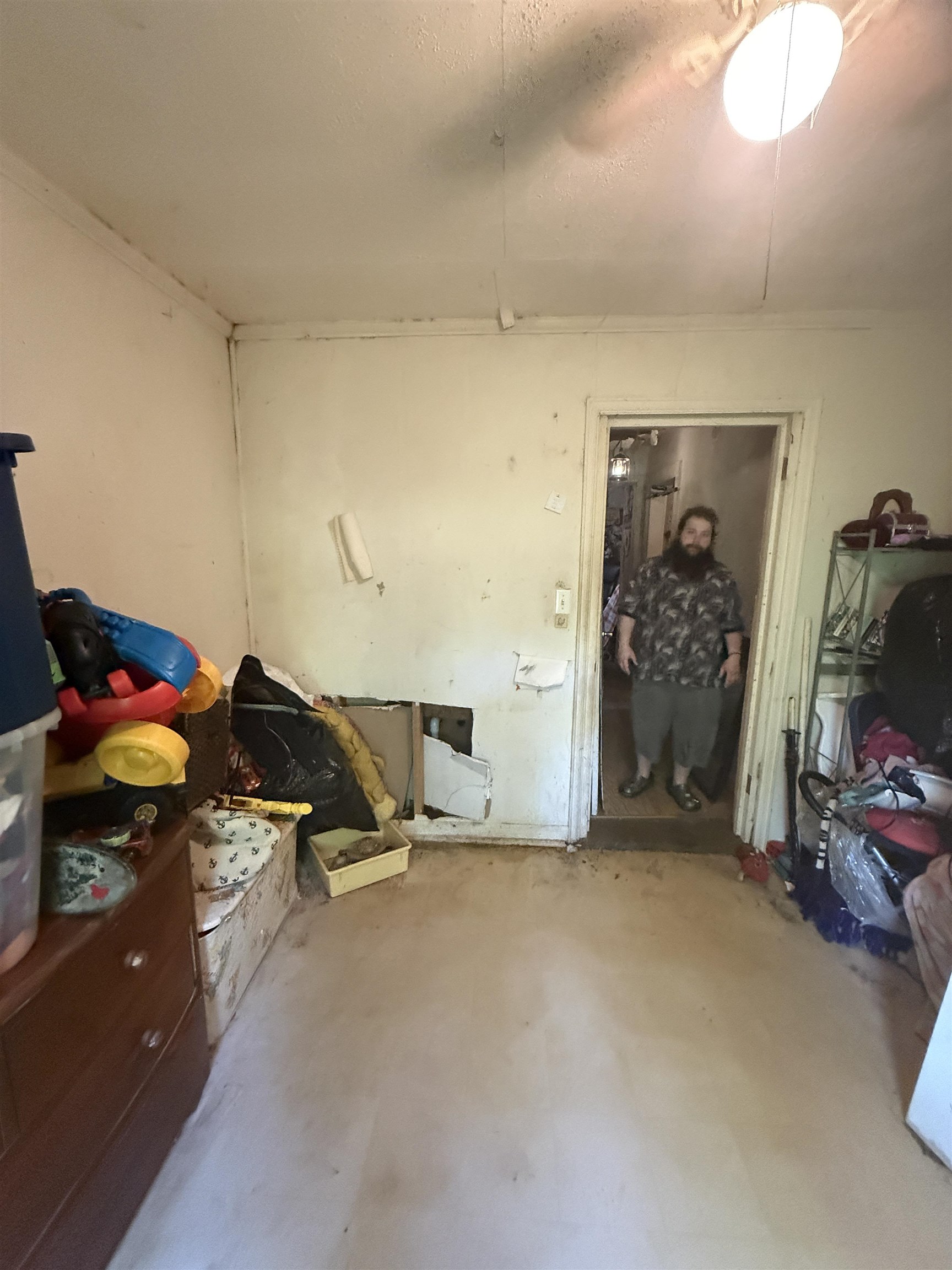 5085 Clinton Road Memphis, TN 38109 - Photo 23 of 36 Miscellaneous room with concrete floors