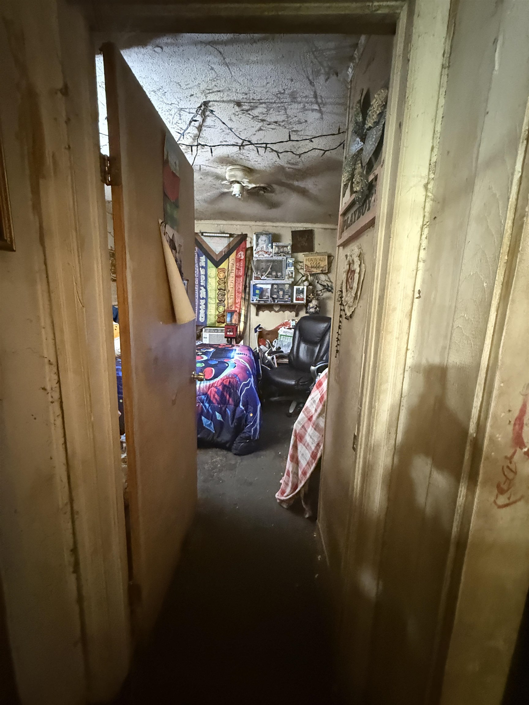 5085 Clinton Road Memphis, TN 38109 - Photo 26 of 36 Corridor featuring unfinished concrete flooring