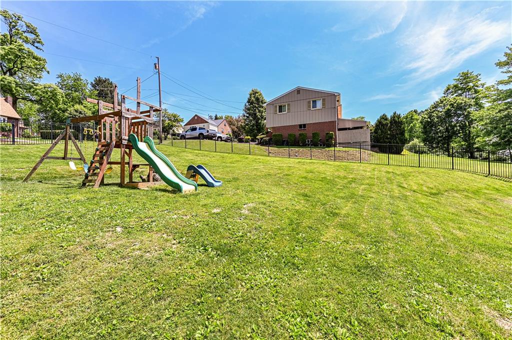 765 Robbins Station Road Irwin, PA 15642 - Photo 7 of 33