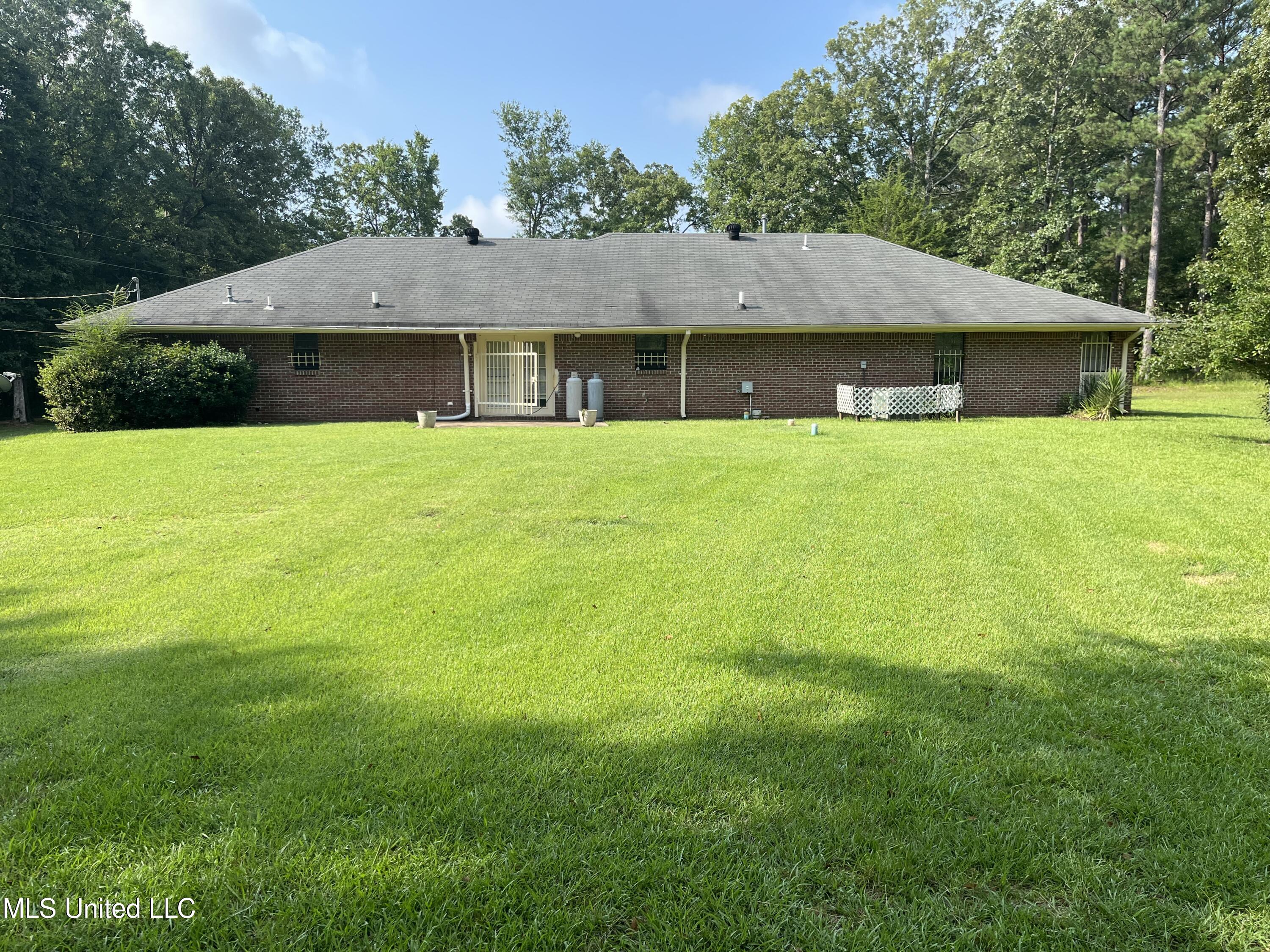 5781 Highway 18 Brandon, MS 39042 - Photo 13 of 29 IMG_0241