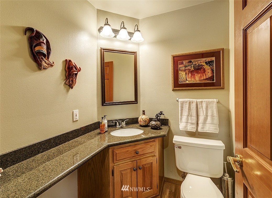 2905 Russet Road Brier, WA 98036 - Photo 11 of 25 Gallery Image 11