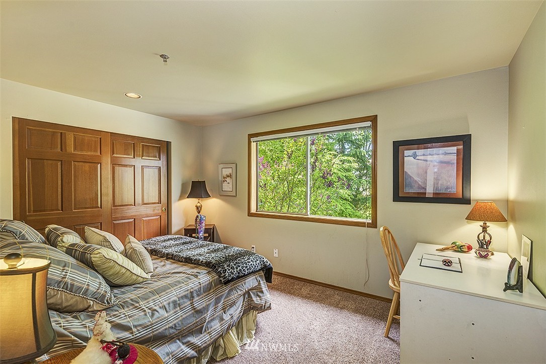 2905 Russet Road Brier, WA 98036 - Photo 15 of 25 Gallery Image 15